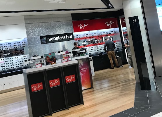 sunglass-hut-sydney-domestic-airport