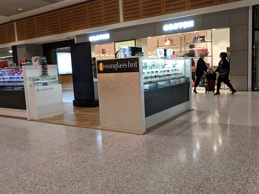 sunglass-hut-sydney-qantas-domestic-terminal